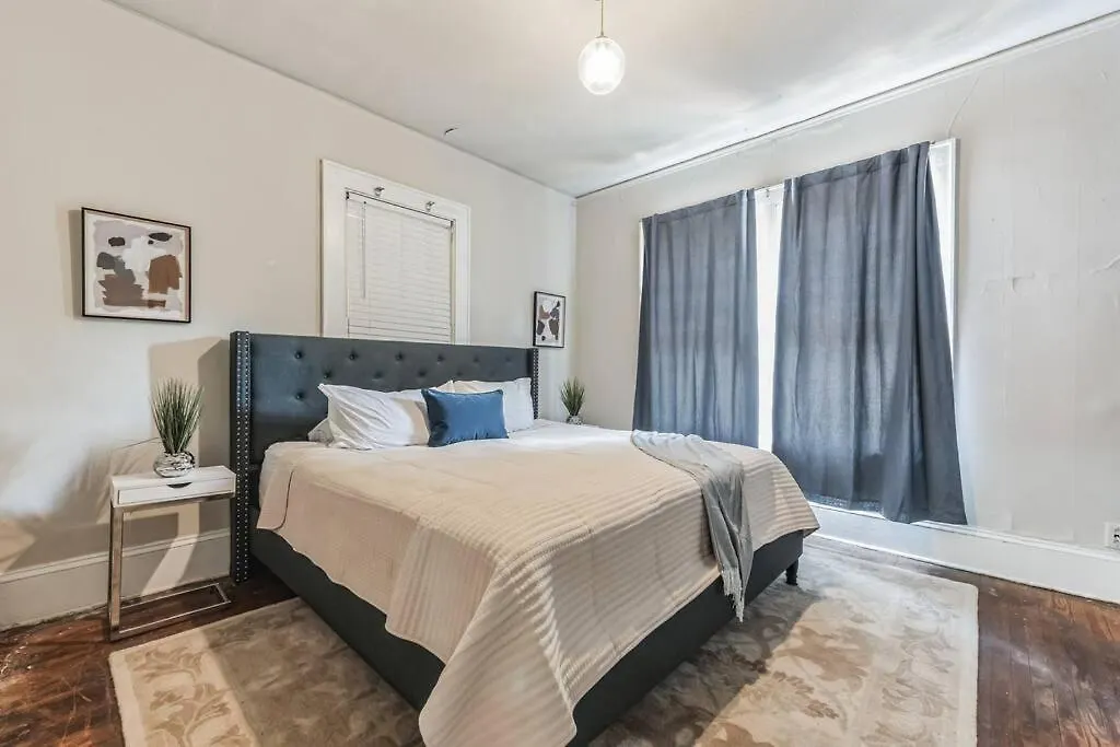 Spacious & Stylish 4Br W Fireplace-Up To 12 People Charlotte 0*,  United States