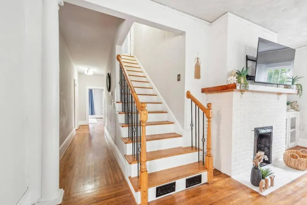 Holiday home Spacious & Stylish 4Br W Fireplace-Up To 12 People Charlotte United States