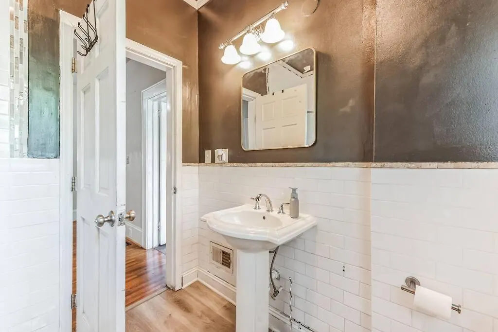Spacious & Stylish 4Br W Fireplace-Up To 12 People Charlotte 0*,  United States
